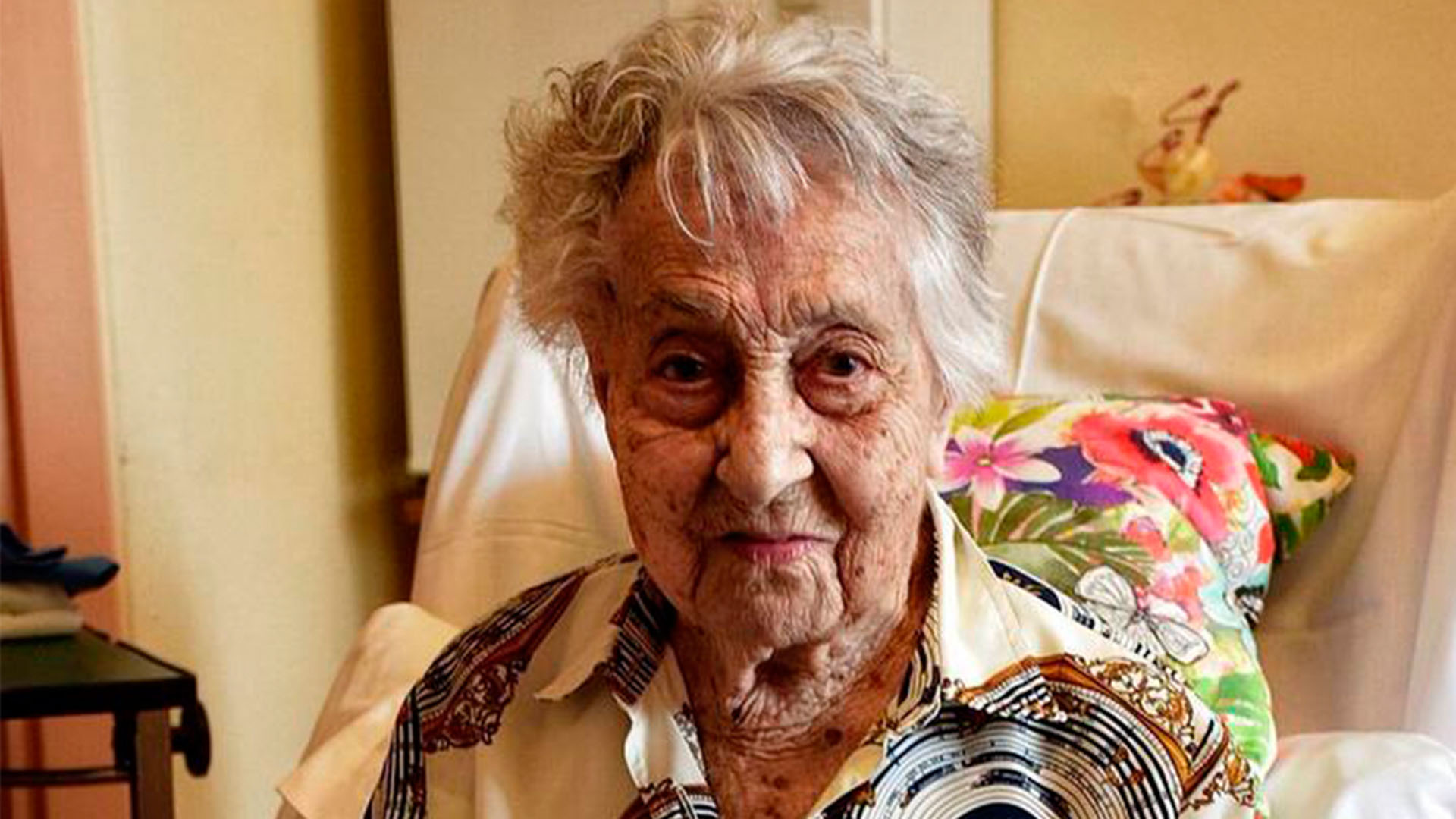 A 113-year-old woman,has defeated the corona virus - 2077 Jestha 01