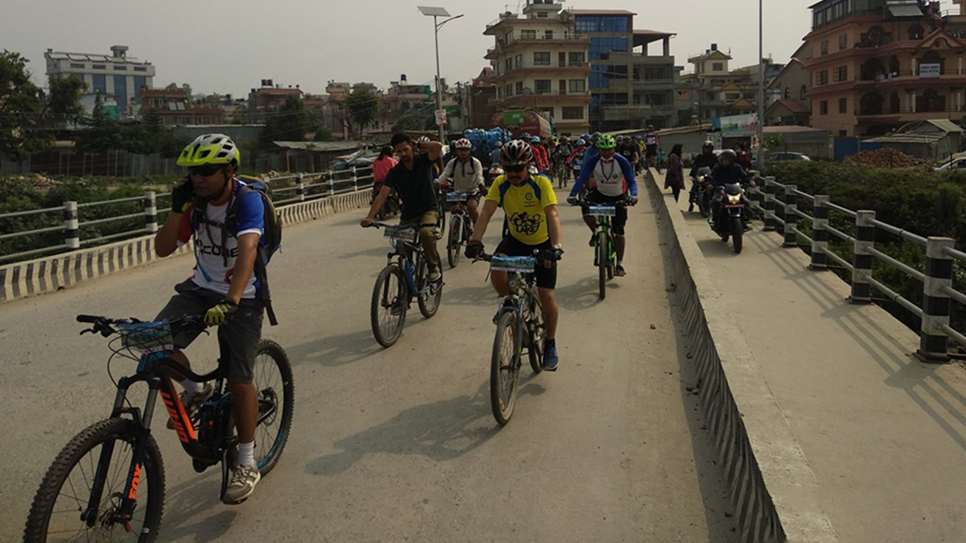 नेपाल सम्बत ११४१ का अवसरमा काठमाडौंदेखि ललितपुरसम्म साइकल र्याली