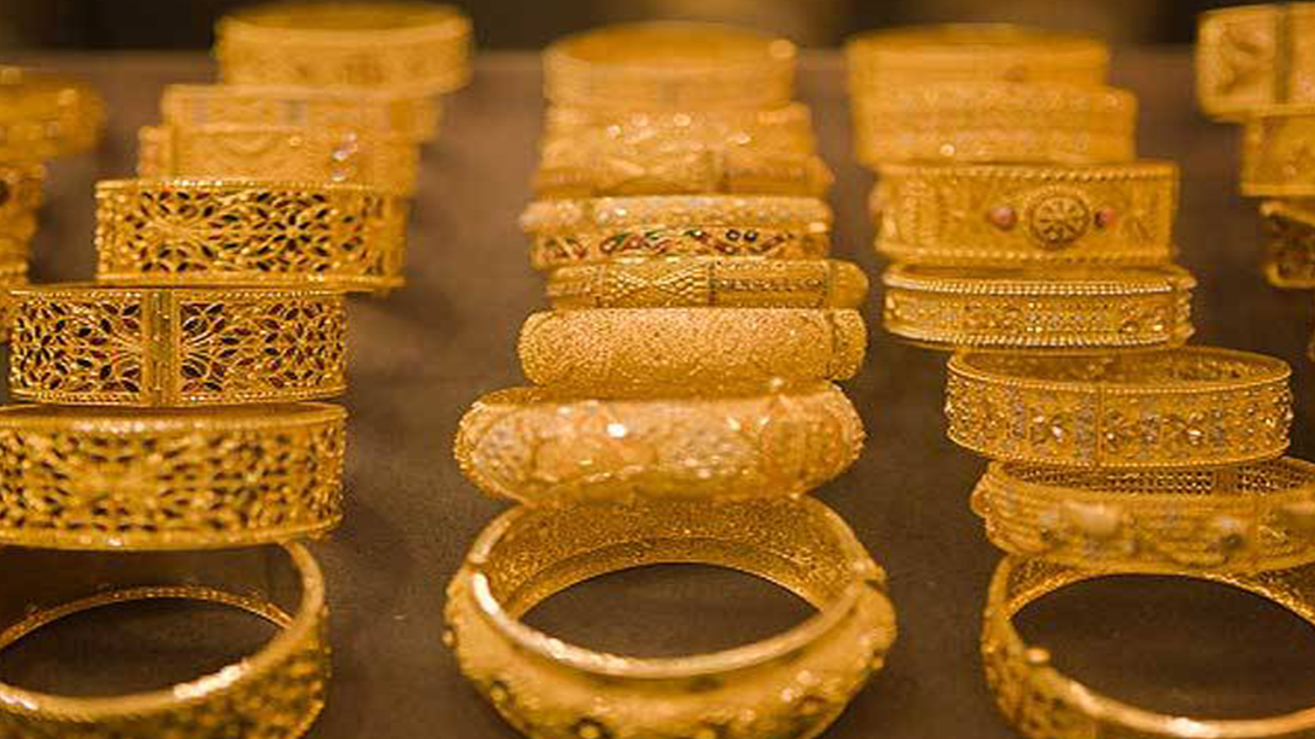 Gold Price Reaches Rs 92,500 per tola