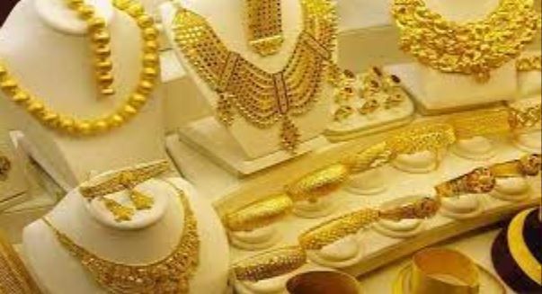 Gold and silver prices drop