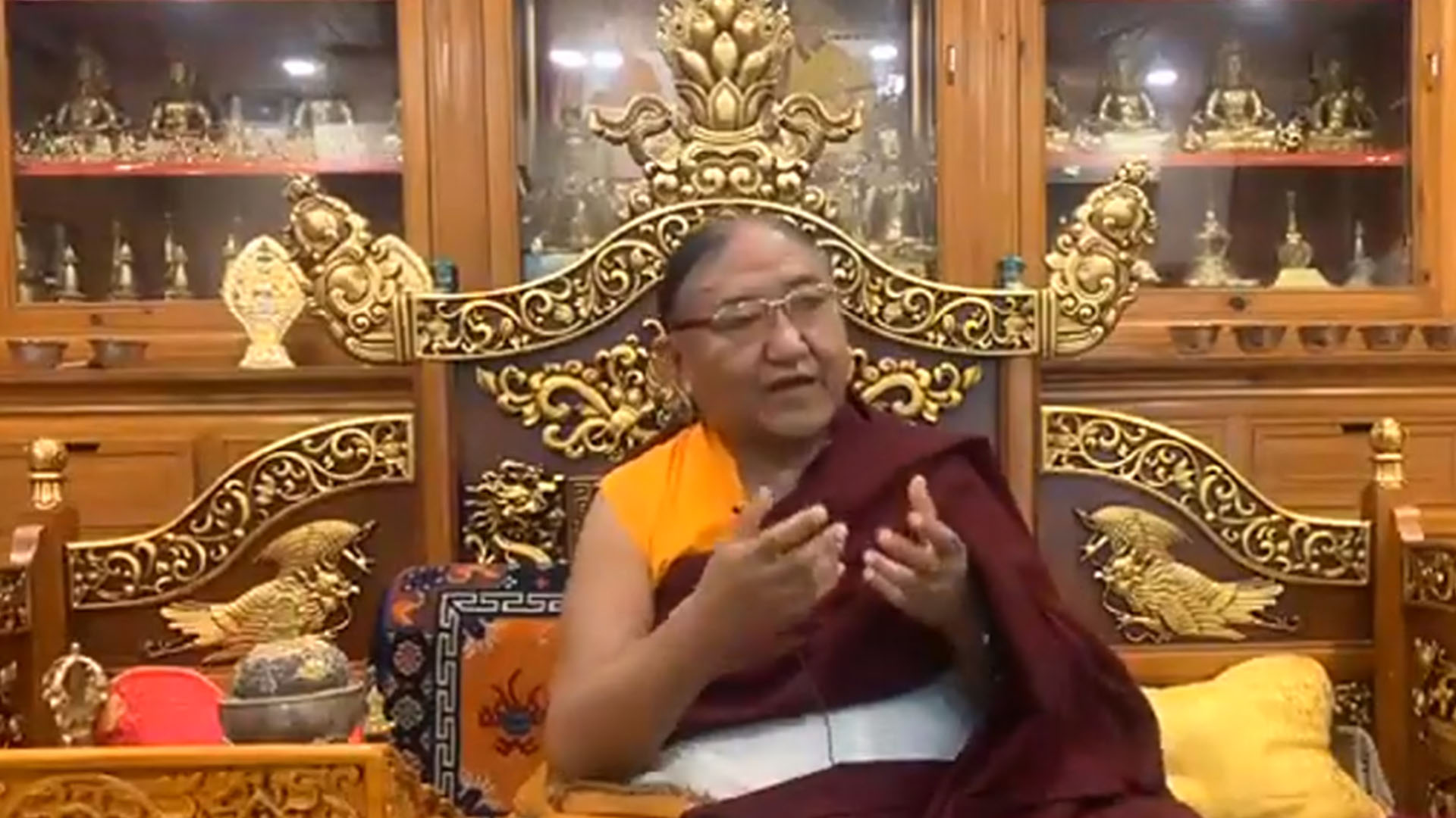 His Holiness Sakya Gongma Trichen Dorji Chang bestowed Vajrakilaya Protective Blessing