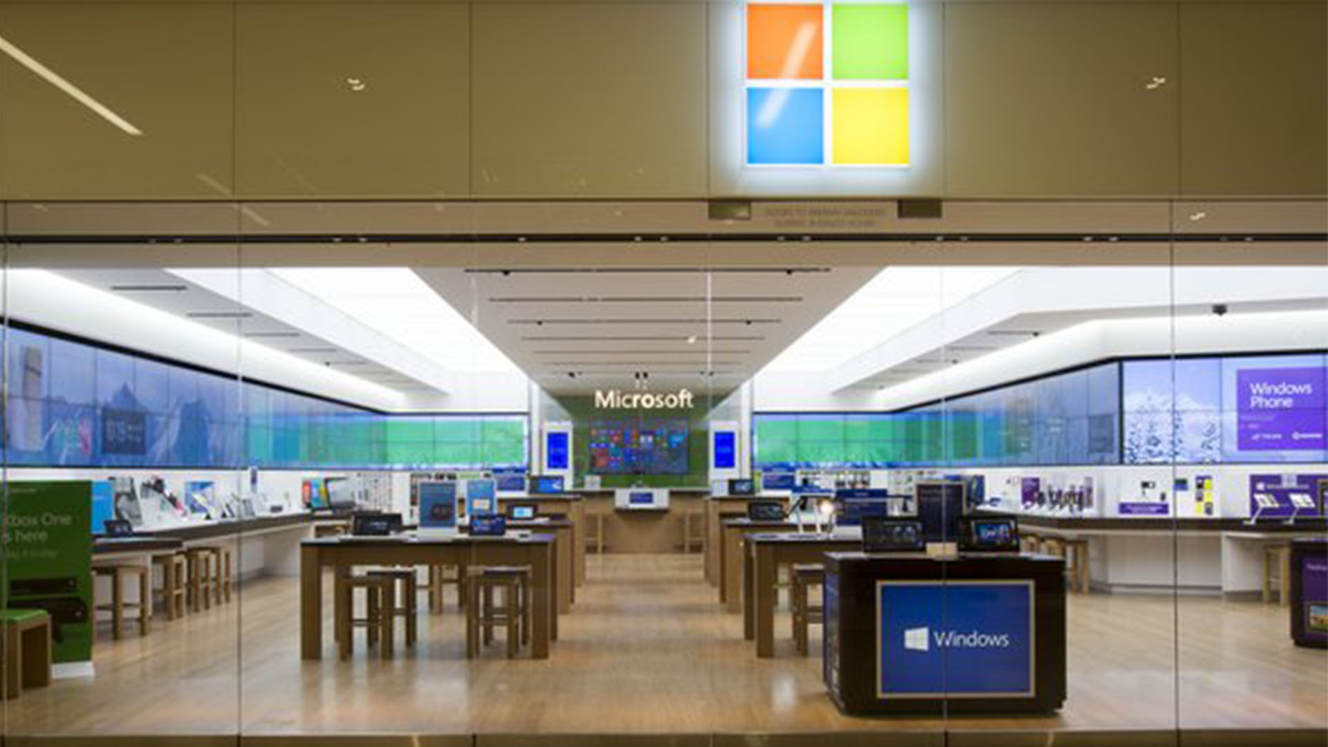 Microsoft closing all 83 retail shops
