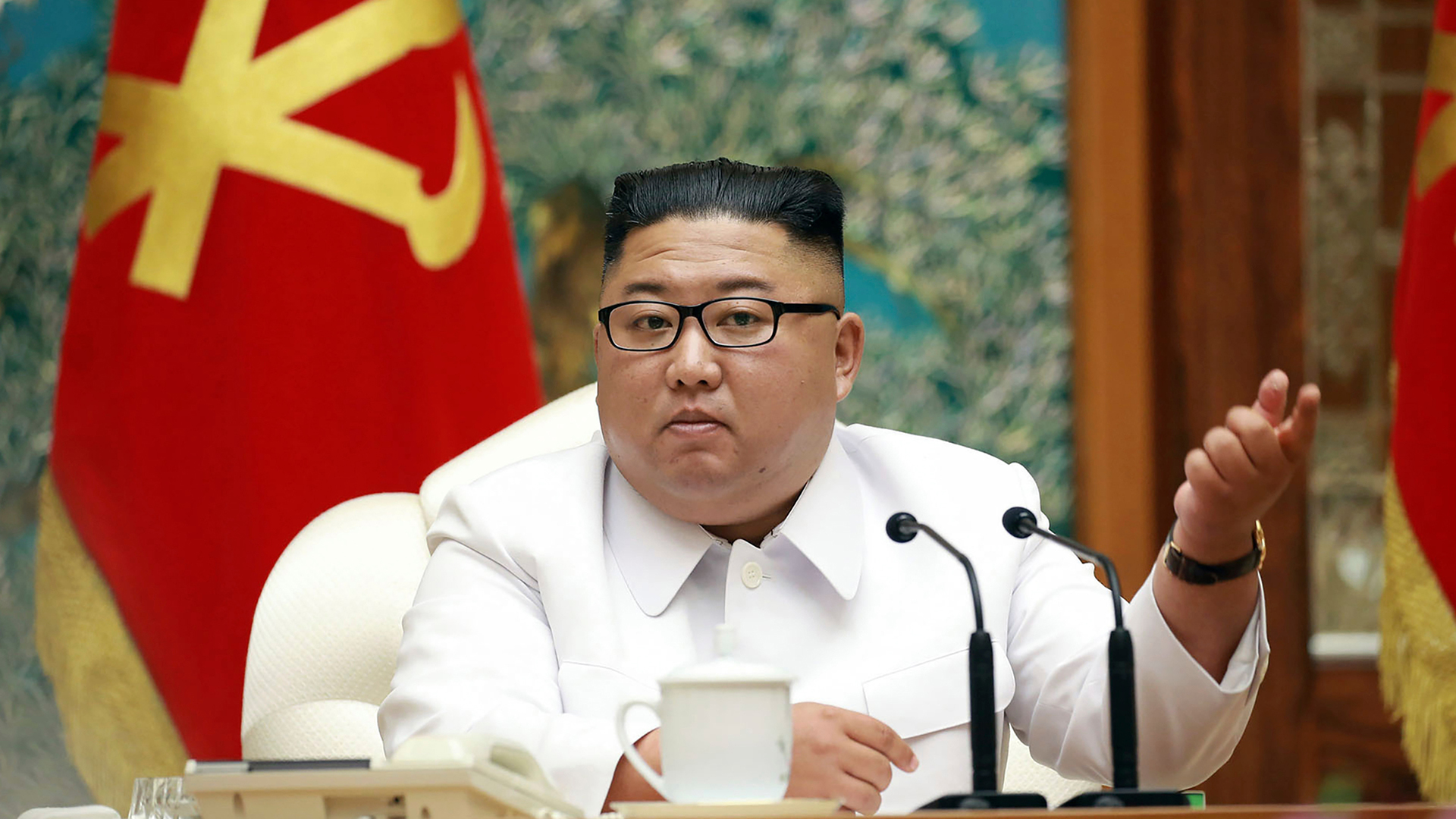 उत्तर कोरियाली नेता किम जोङले माफी मागे