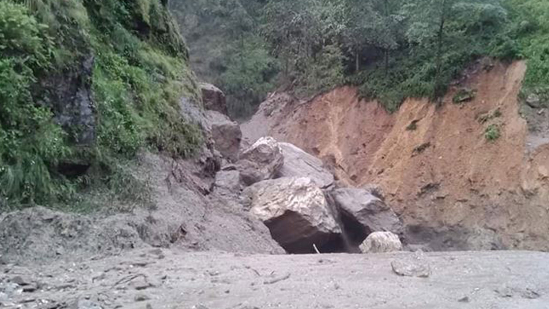 Landslide swept away seven houses in Sankhuwasabha, 11 people missing