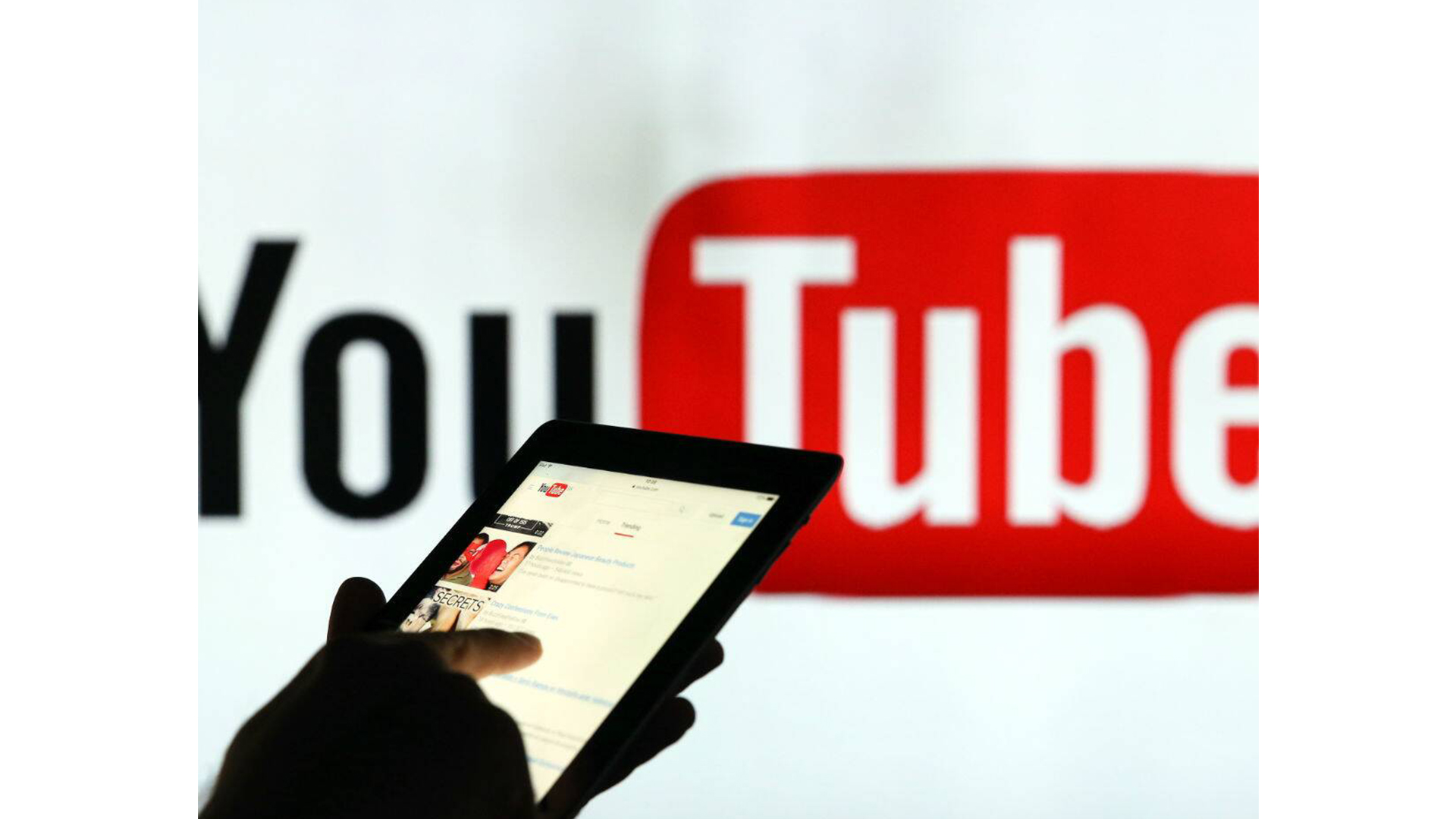 Youtube worldwide outage due to ‘glitch’ - back up again
